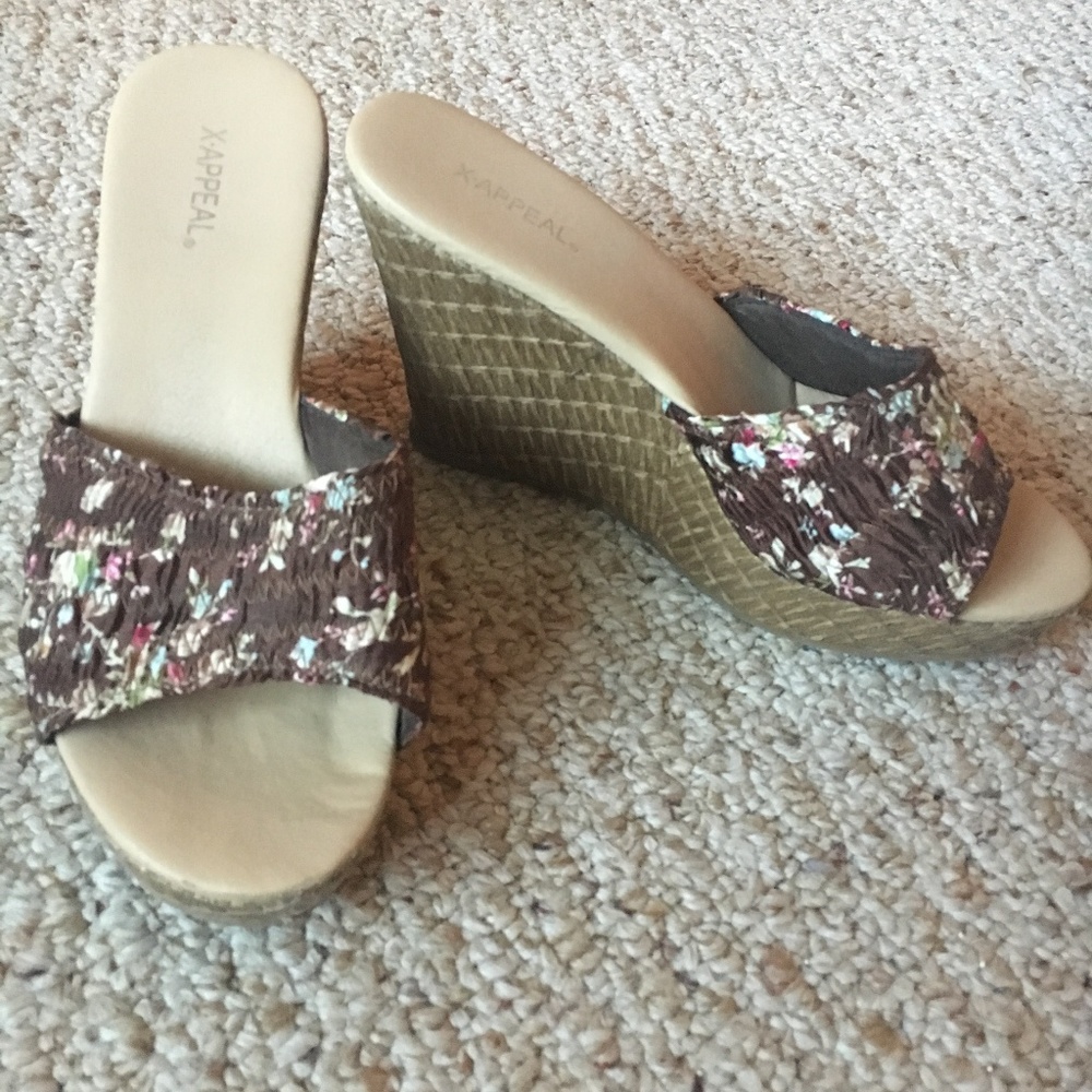 X-Appeal Brown Floral Wedges Size 8